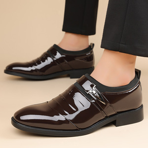 Chaussures habillées Monk Strap à bout pointu en cuir véritable avec semelle extérieure en caoutchouc antidérapante pour le bureau et la carrière, couleur noire unie, pour hommes - Product Image 4