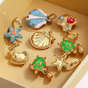 Dijes de Esmalte Dorado con Motivos Marinos |   Colgante de Acero Inoxidable Chapado en Oro PVD de 18K para Fabricación de Joyería DIY |   Concha de vieira, tortuga marina, estrella de mar - Product Image 3