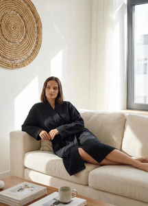 Accappatoio Premium in Mussola di Cotone a 4 Strati Nero 100% Cotone Traspirante Morbido Unisex Leggero ad Asciugatura Rapida per Uomo - Product Image 4