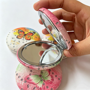 Miroir de maquillage portable double face mini, rose, style traditionnel Geutanyoe, avec logo personnalisé, motif Leusin <span class=keywords><strong>Dangan</strong></span>, orné de diamants, avec pochette. - Product Image 4