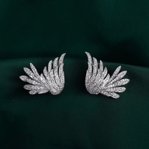 Orecchini a Perno con Ali d'Angelo 3D in Cristallo per Donne, Accessori Eleganti Vintage per Uso Quotidiano - Product Image 1