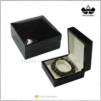 Boîte d'emballage pour bijoux en bois peint noir brillant avec doublure en cuir PU
