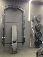 Rack de squat mural pliable avec barre multi-prise, salle de sport compacte tout-en-un pour usage domestique