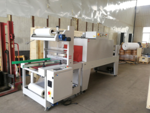 Machine d'emballage automatique de manchons en film rétractable en ligne droite UXF-6030A - Product Image 3