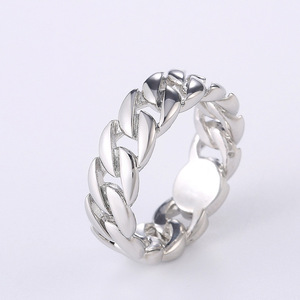 Anello con Design a Catena Bicolore Stile Punk per Uomo - Product Image 3