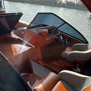 Yate Deportivo de Lujo, Yate de Vela de 27 pies, Motor Fuera de Borda de Aluminio de 150 HP, Control con Pantalla Táctil, Pesca, Crucero, Turismo, Ocio, Río - Product Image 3