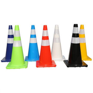 Precio de fábrica de alta calidad <span class=keywords><strong>Mini</strong></span> 28 "Safe <span class=keywords><strong>Cone</strong></span> Plastic 700mm <span class=keywords><strong>Pvc</strong></span> Orange Traffic <span class=keywords><strong>Cone</strong></span> Costume - Product Image 5