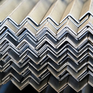 Barre d'angle en acier allié laminé à chaud de qualité supérieure, conforme à la norme ASTM, pour composants structurels, charpentes, soudage et découpe - Product Image 3