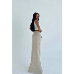 กระโปรงทรงดินสอครีมสี Benson พร้อมตกแต่งด้วยเลื่อม ไซส์ XS มีแบบพับจีบและแบบสั้นให้เลือก - Product Image 1