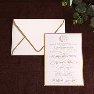 Tarjetas de boda de terciopelo blanco, invitación con sobre de aluminio dorado - Product Image 1