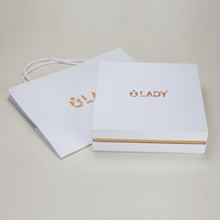Coffret cadeau élégant pour soins de la peau LADY avec feuille d'or rose et insert double flacon