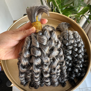 <span class=keywords><strong>Capelli</strong></span> umani vergini in ciocche, colore 1B grigio <span class=keywords><strong>sale</strong></span> e pepe, texture riccia per intrecciare. - Product Image 2