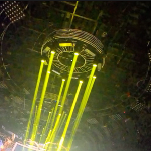 JUCHEN Night Club Bar Concert Équipement <span class=keywords><strong>de</strong></span> scène Scène musicale Éclairage à 360 degrés Éclairage <span class=keywords><strong>de</strong></span> scène en aluminium Éclairage rotatif en treillis circulaire - Product Image 6