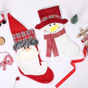 Chaussettes de Noël, Père Noël, Bonhommes de neige, Bonbons, Sacs cadeaux, Fibre de polyester, Doux, Écologique - Product Image 2
