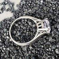 Vente directe - Bague de mariage en argent sterling 925 avec halo de moissanite VVS pour femmes - Bijoux fins plaqués rhodium classiques