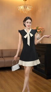 3952 West Island Dream Jupe plissée élégante à pois, style rétro français, tissée, taille haute, avec empiècements color block et laçage - Product Image 2