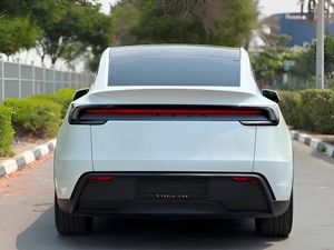 Modelo Y Juniper 2025, SUV Eléctrico Tesla - Product Image 2
