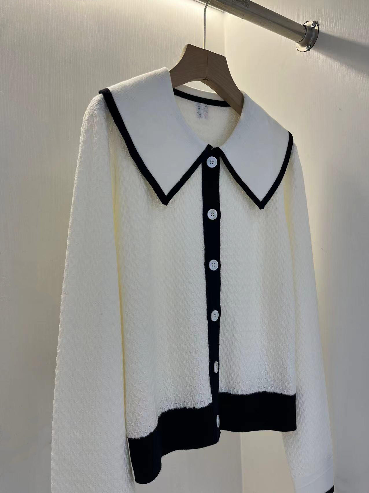 สีขาวงาช้าง