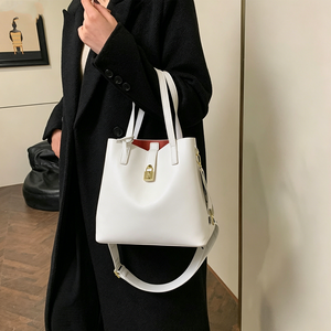Solicite el Catálogo <span class=keywords><strong>CHHC</strong></span>: Bolso de Hombro Simple de Gran Capacidad para Mujer con Diseño de Letras en Relieve, Bolso Bandolera, <span class=keywords><strong>Bolsos</strong></span> de Diseñador - Product Image 3