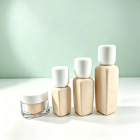 Bouteilles carrées en PET épaissi, emballages cosmétiques carrés en plastique vides pour huiles essentielles et recharges de sérums