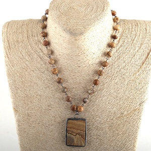 <span class=keywords><strong>Collana</strong></span> Etnica da Donna <span class=keywords><strong>con</strong></span> Ciondolo Rettangolare in Pietra Naturale Nera e Catena a <span class=keywords><strong>Rosario</strong></span> - Product Image 5