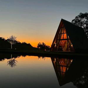 Driehoekig A-vormig houten huis met op maat gemaakt ontwerp voor schilderachtige gebieden en resortlandschappen, CN-origine, geen after-sales service - Product Image 5