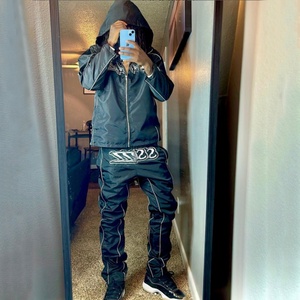 Ensemble de survêtement décontracté pour homme, coupe-vent léger, veste zippée à capuche et pantalon en nylon, style hip-hop, idéal pour l'hiver - Product Image 3