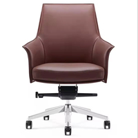 Fauteuil de direction pivotant de luxe brun à dossier moyen, chaise de réception de bureau, chaise de réunion avec design européen, style élévateur, en cuir PU