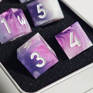 Dés D6 en résine colorée MINI PLANET, dés <span class=keywords><strong>RPG</strong></span> faits à la main, 6 faces, avec des bords nets, accessoires de dés DND, <span class=keywords><strong>jeu</strong></span> de société - Product Image 4