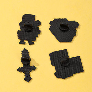 Épinglette en alliage de zinc imprimée UV YINI Pixel World - Badge de personnage de jeu, objets de collection durables pour les joueurs, cadeau et accessoire idéal pour les fans - Product Image 6