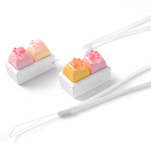 Vente en gros : Nouveaux capuchons de touches personnalisés en forme de patte de chat pour clavier mécanique de gaming, porte-clés décoratifs - Product Image 4