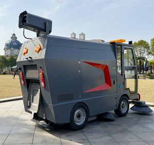 Machine de nettoyage de sols multifonctionnelle compacte R-S2200-F pour routes et rues, 48V/200Ah - Product Image 4
