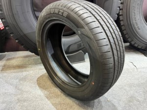 Pneu de voiture de tourisme 19 pouces de haute qualité et à prix compétitif, nouveau design 2026 Aurunze, pour voitures particulières et électriques, usage urbain et rural - Product Image 2