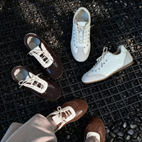 Baskets décontractées rétro pour femmes, style brogue perforé, à lacets, bicolores, basses, à semelle plate, inspirées des baskets allemandes