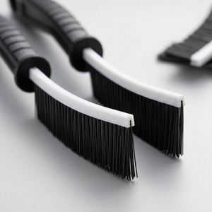 Juego de 2 cepillos de limpieza con asa de madera y gancho para colgar, para baño, azulejos, ranuras de puertas/ventanas, espacios estrechos de coches - Cerdas rígidas - Product Image 4