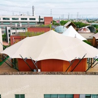 Tentes de luxe pour le glamping en plein air au Botswana, idéales pour Airbnb ou restaurants
