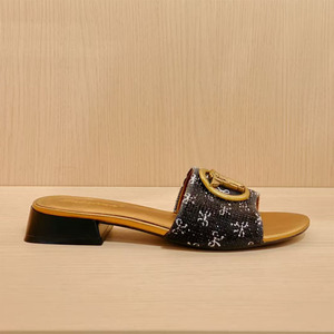 <span class=keywords><strong>Scarpe</strong></span> Basse da Donna Glamour ed Eleganti, Morbide e Confortevoli, Decorate con Diamanti Luminosi, Produzione all'Ingrosso su Misura dalla Fabbrica Peninsula - Product Image 3