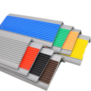 Bande d'<span class=keywords><strong>étanchéité</strong></span> d'escalier <span class=keywords><strong>de</strong></span> dortoir en plastique antidérapant en forme <span class=keywords><strong>de</strong></span> L tapis <span class=keywords><strong>de</strong></span> porte <span class=keywords><strong>de</strong></span> rampe en caoutchouc avec catégorie <span class=keywords><strong>de</strong></span> produit - Product Image 5