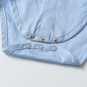 Ensemble formel deux pièces pour garçons, tenue d'été à manches courtes avec bretelles, chemise et short avec nœud papillon - Product Image 3