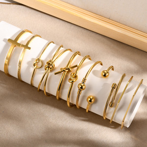 Brazaletes de Diseño Geométrico Ajustables de Acero Inoxidable con Revestimiento de Oro PVD de Múltiples Capas, Talla Universal |   Pulsera de Estilo Sencillo - Product Image 5