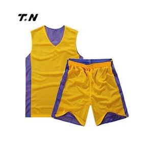 Wholesale design your own logo on the custom team basketball suit - Product Image 2
