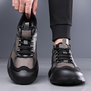 Zapatos de senderismo para hombre, botas cálidas para exteriores con cordones y suela gruesa en negro y gris para uso informal en otoño e invierno - Product Image 3