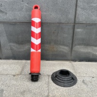 Barrière de sécurité routière Poteau d'avertissement en plastique pour le trafic Panneau de stationnement Guide flexible Poteau PE avec base en caoutchouc noir