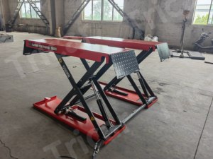 Elevador de Tijera Tricar 4T de 4000 kg de Elevación Media, 1200 mm, Hidráulico Neumático, para Servicio de Neumáticos, Certificado CE, Equipo de Reparación para Garajes - Product Image 2