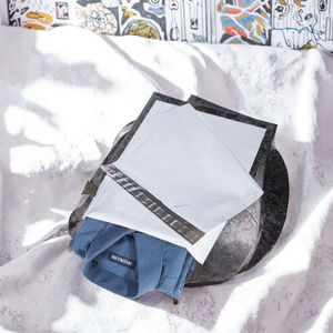 100 Sobres de Polipropileno Blancos Resistentes de 14.5x19, Autoadhesivos, Impermeables y Antidesgarro, Bolsas de Envío, Sobres para Correo y Bolsas Postales - Product Image 3