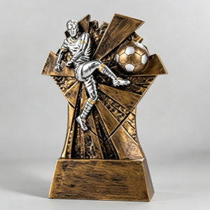 Trophée de football en résine personnalisé pour compétitions sportives – Artisanat d'entreprise populaire - Product Image 5