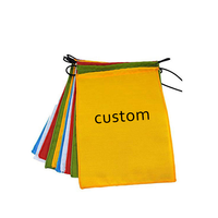 Vente directe personnalisée en gros 10*10 pouces satin Windhorse Lungta bouddhiste tibétain tranquille drapeau de prière bannière