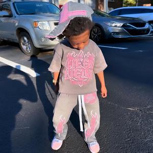 Vendita all'ingrosso stampa personalizzata Kid Streetwear High Street 100% di cotone ragazzo t-shirt e pantaloni due pezzi abbigliamento per bambini Set - Product Image 1