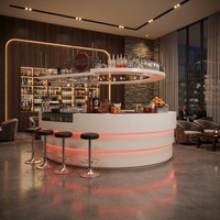 Comptoir de service incurvé blanc moderne du Guangdong avec éclairage LED pour restaurant, hôtel, salon et café
