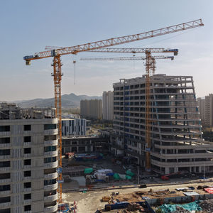 Gru a Torre Dahan Qtz500-8530 da 25 Tonnellate con Motore, Altezza Massima di Sollevamento 350m e Momento di Sollevamento 500t.m, Certificata CE - Product Image 1